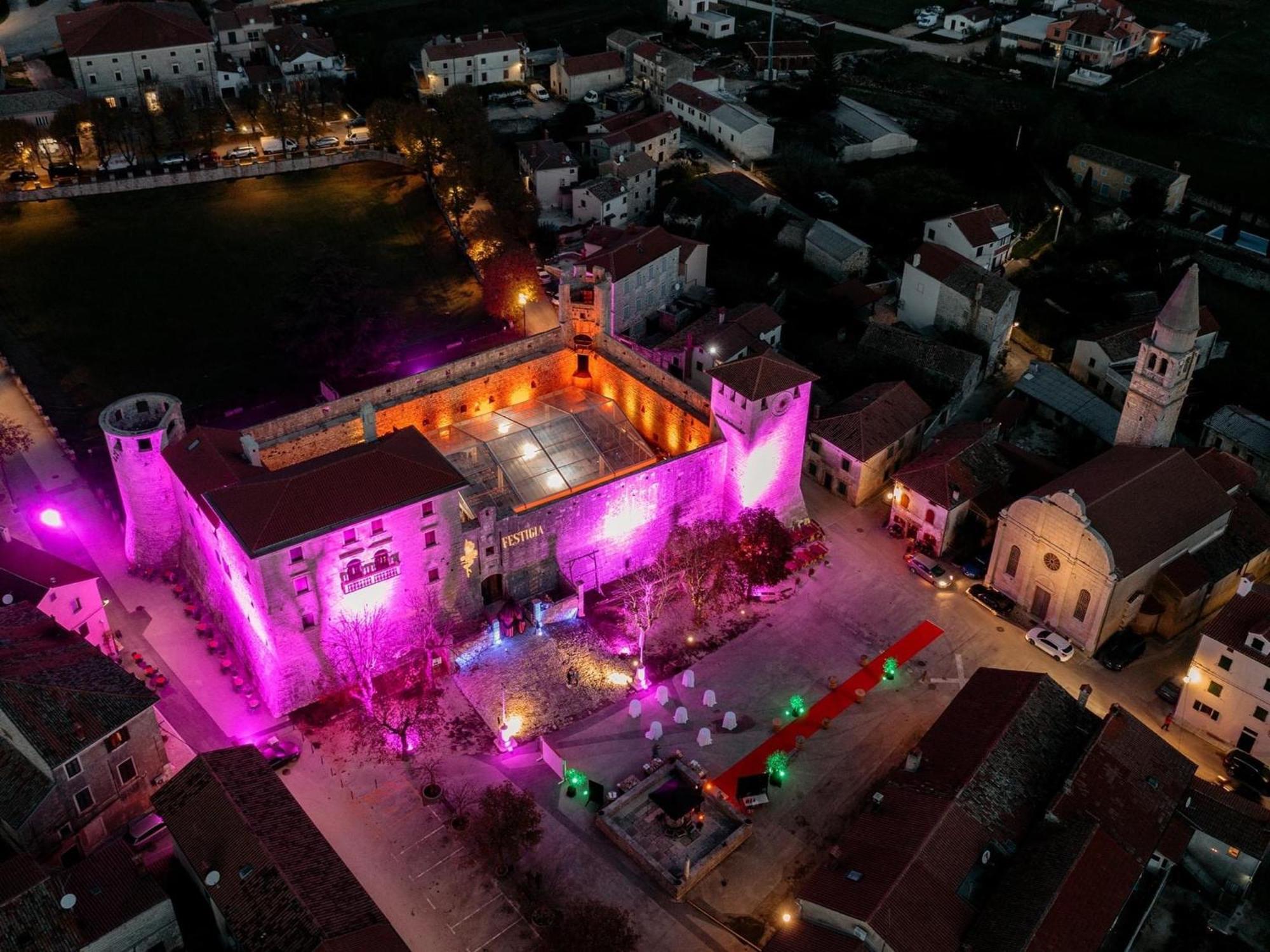 Teta Jana Apartment Smoljanci Bagian luar foto