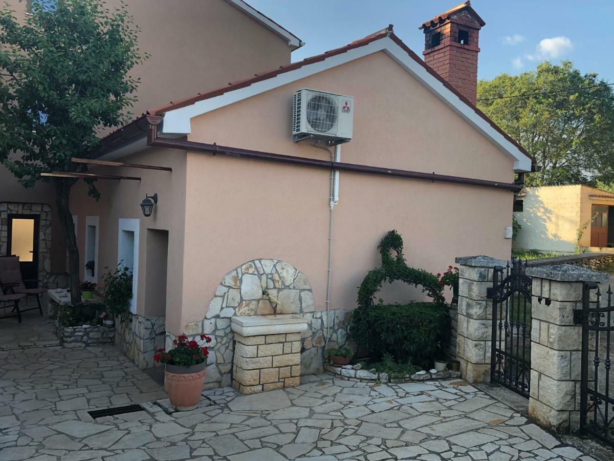 Teta Jana Apartment Smoljanci Bagian luar foto