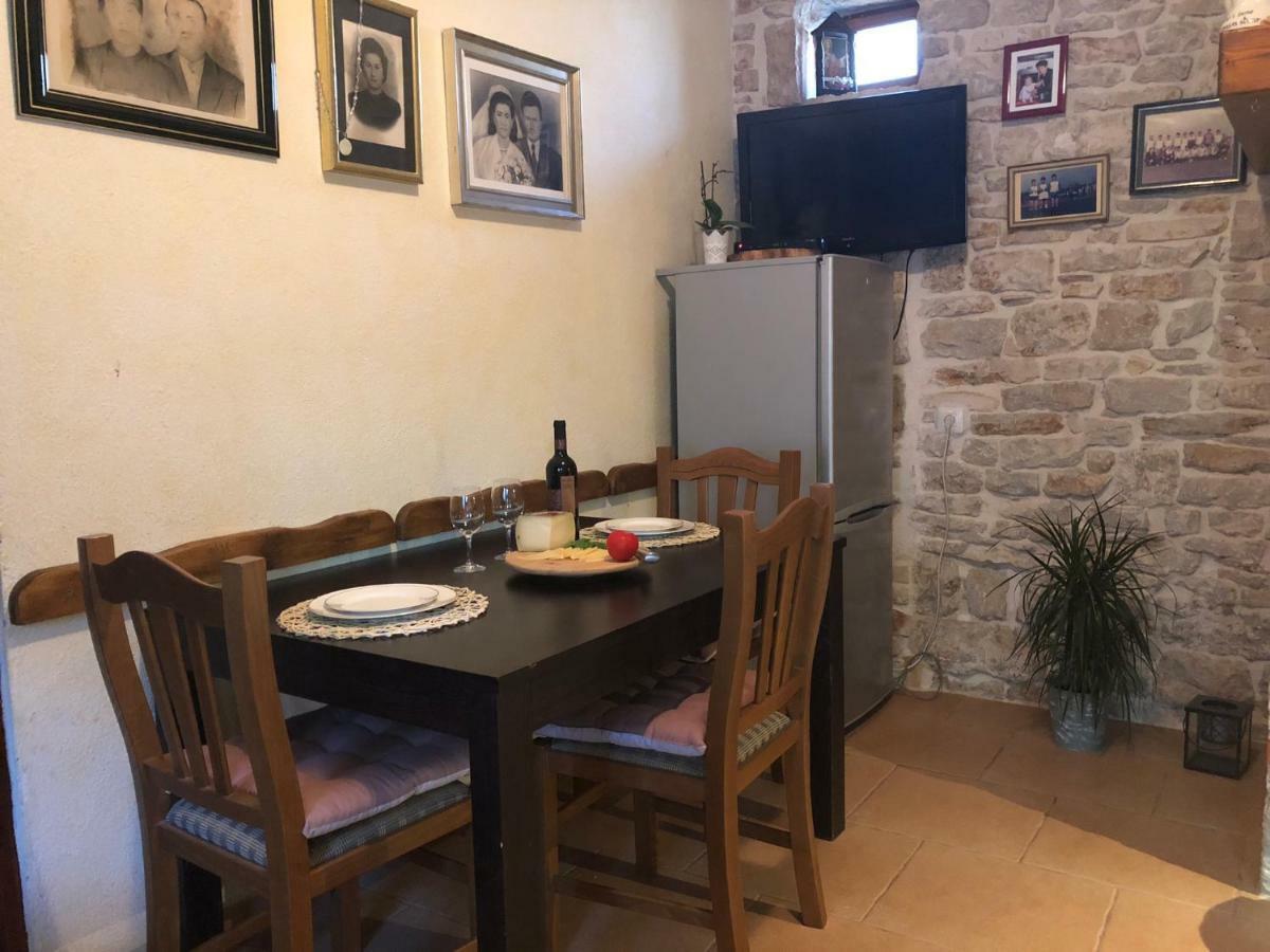 Teta Jana Apartment Smoljanci Bagian luar foto