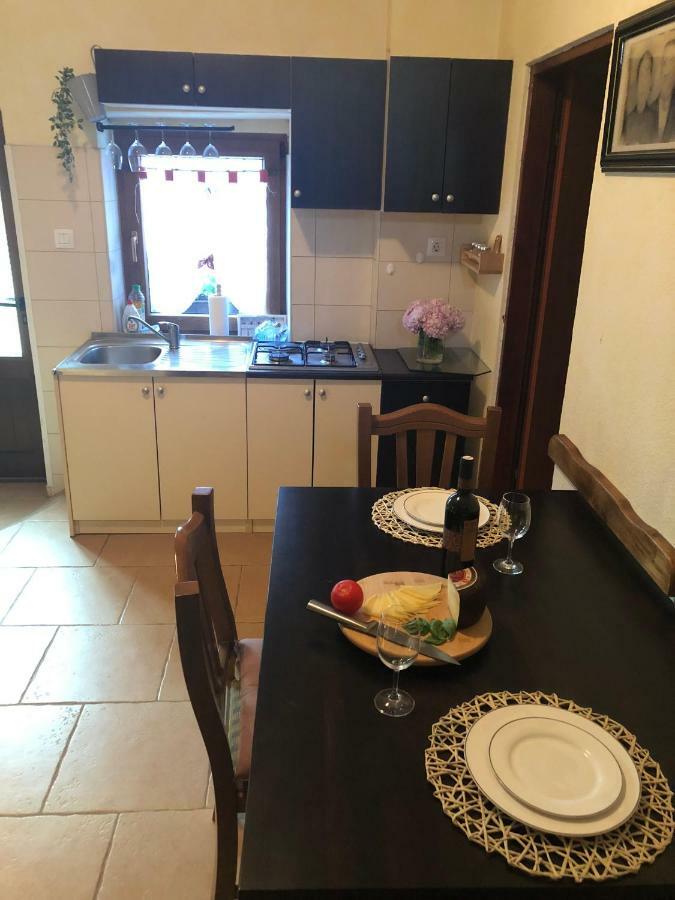 Teta Jana Apartment Smoljanci Bagian luar foto