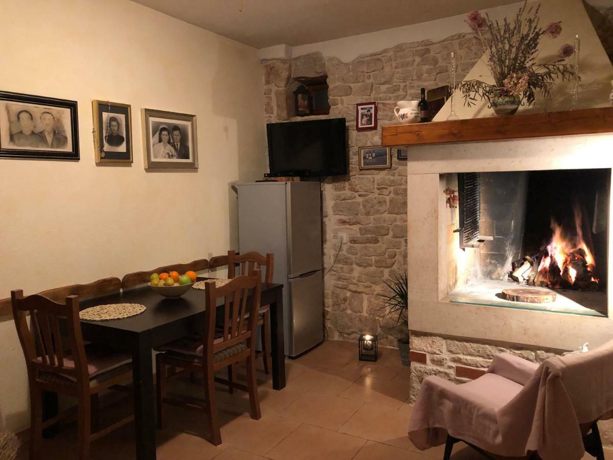 Teta Jana Apartment Smoljanci Bagian luar foto