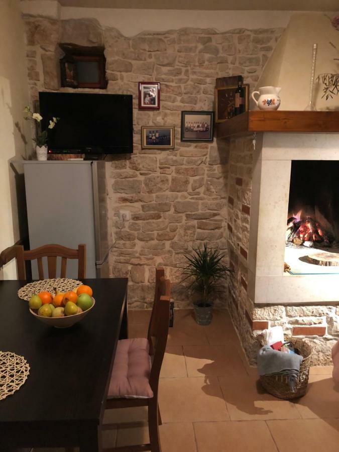 Teta Jana Apartment Smoljanci Bagian luar foto